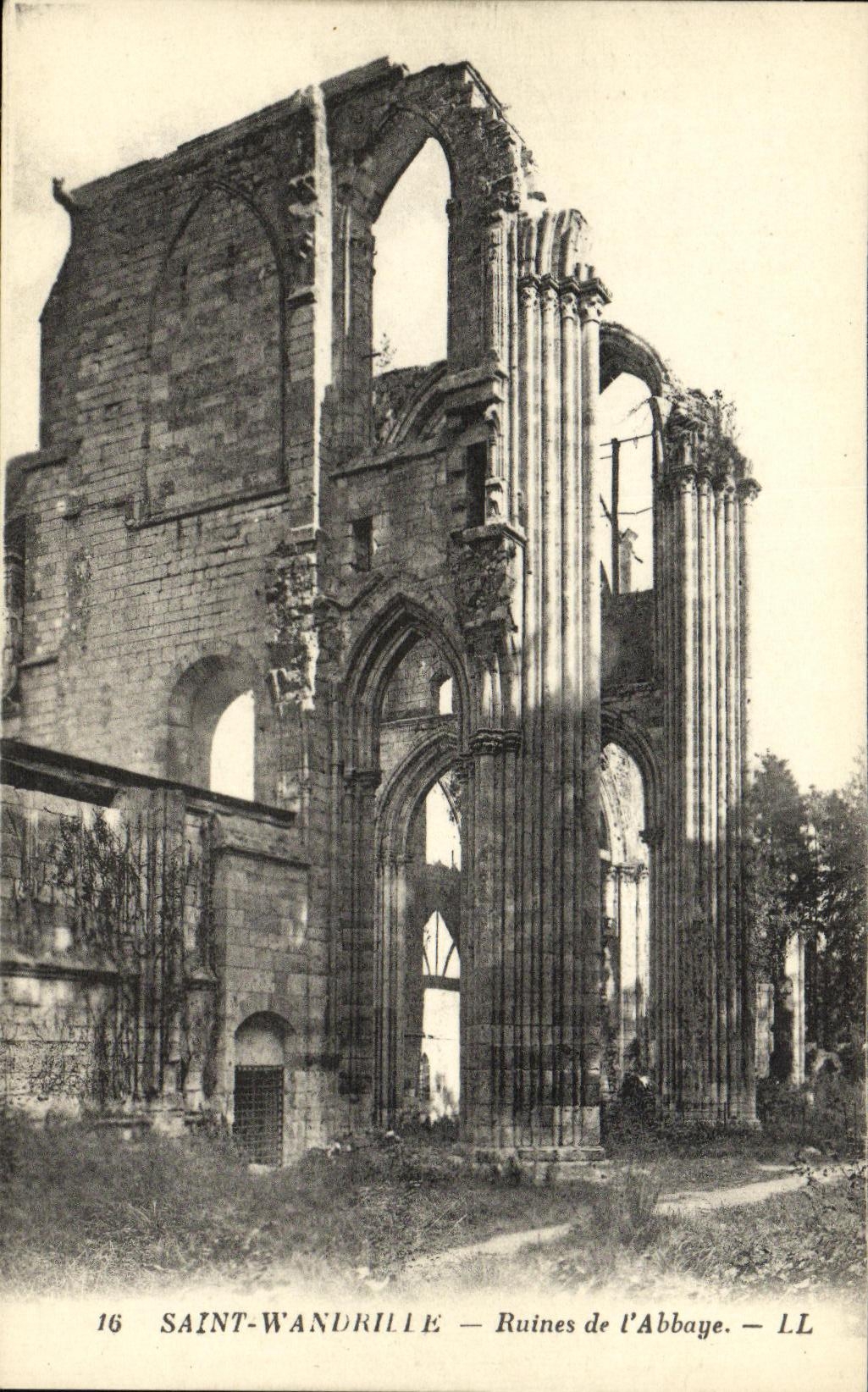 VINTAGE POSTCARD Holy Wandrille Ruins of L Abbey