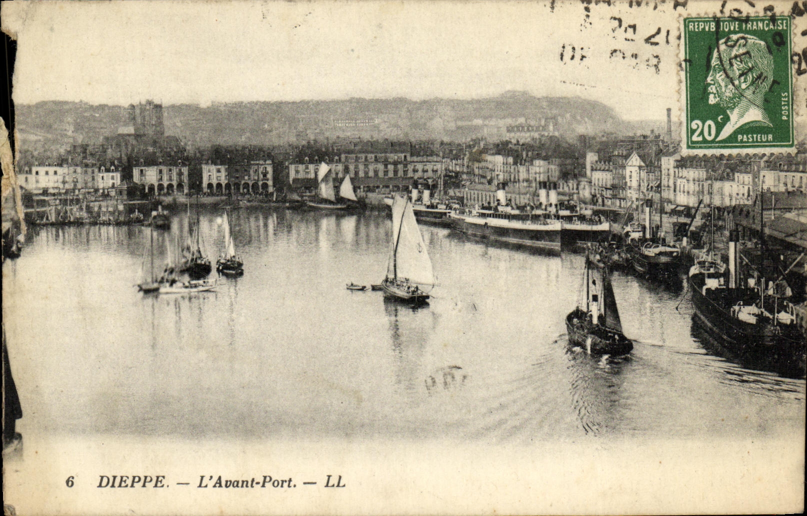 POSTAL Dieppe L de la VENDIMIA antes del puerto