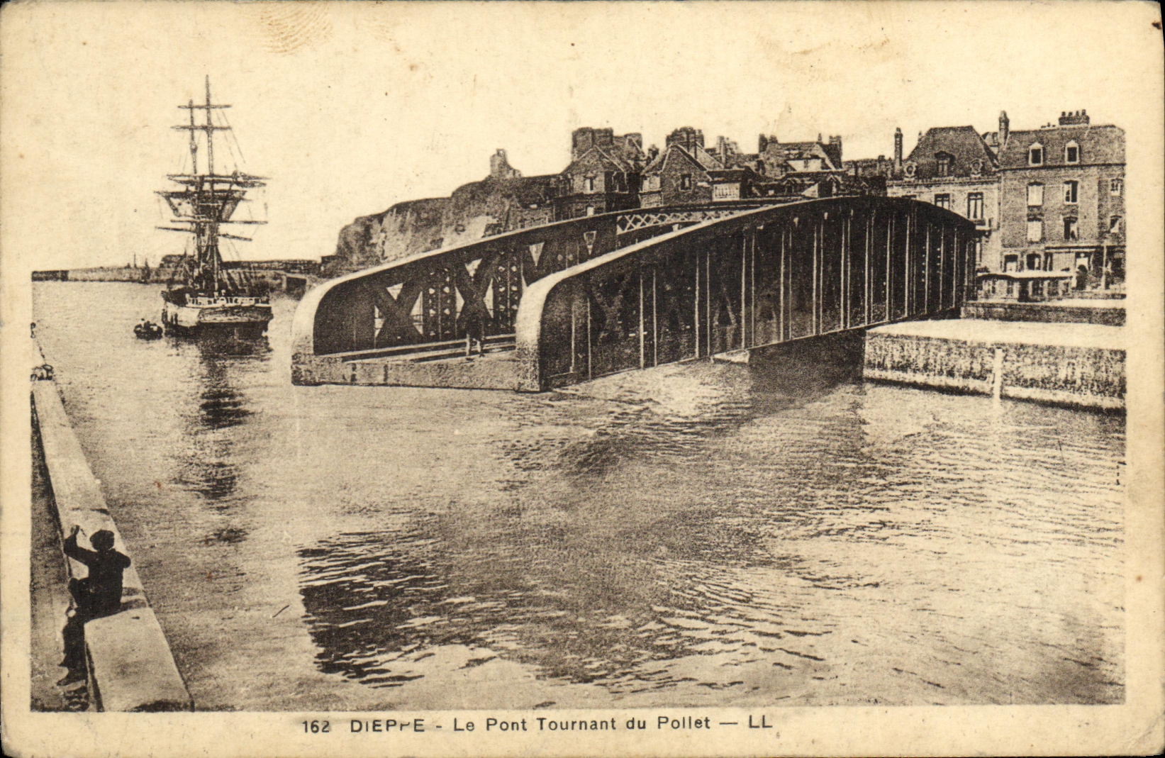 POSTAL Dieppe de la VENDIMIA el puerto de torneado de Pollet
