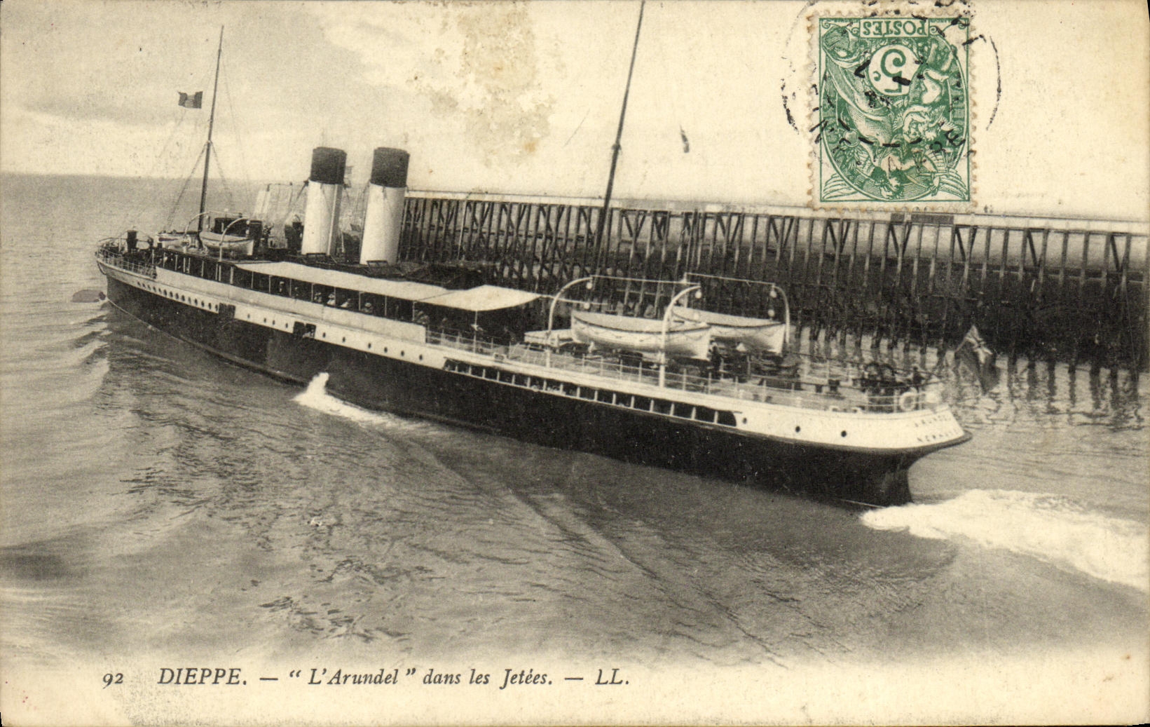 POSTAL Dieppe L Arundel de la VENDIMIA en el barco de los embarcaderos