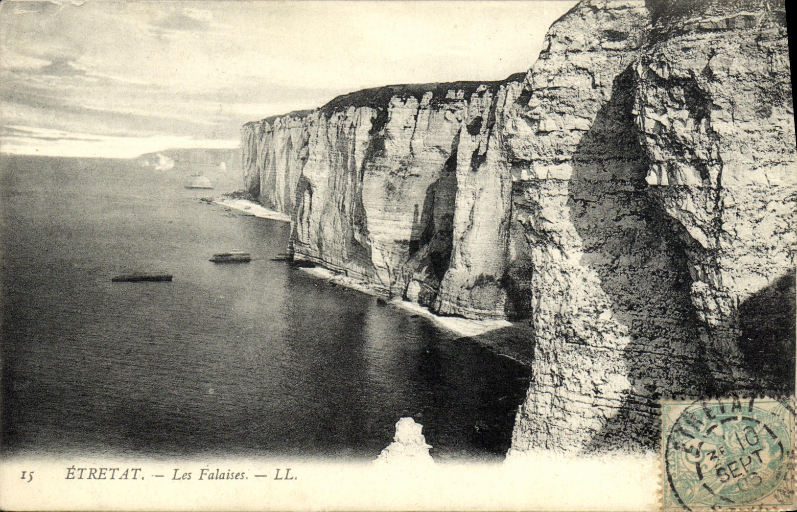 VINTAGE POSTCARD Etretat Cliffs