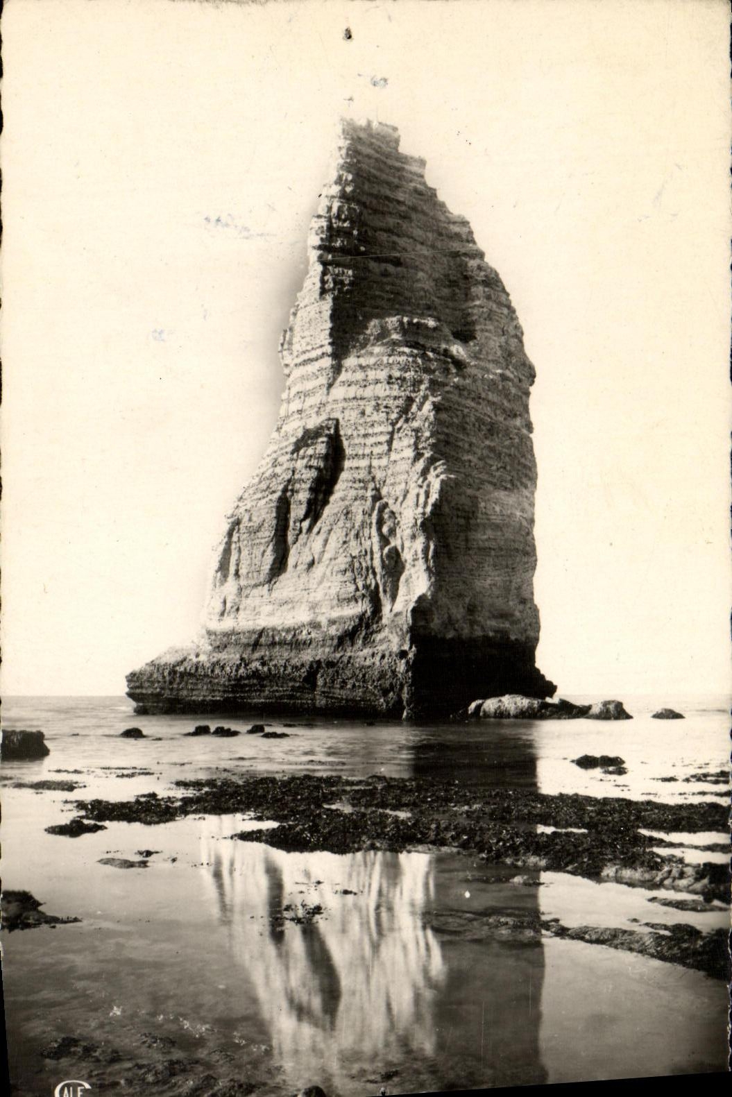 MODERN CARD Etretat of L switches has Low tide
