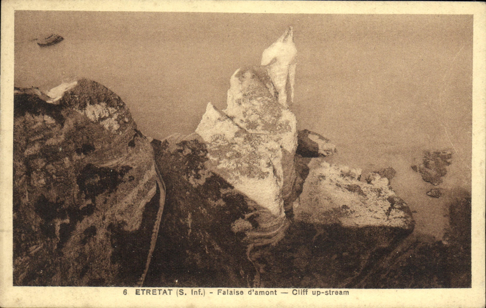 VINTAGE POSTCARD Etretat Cliff D upstream