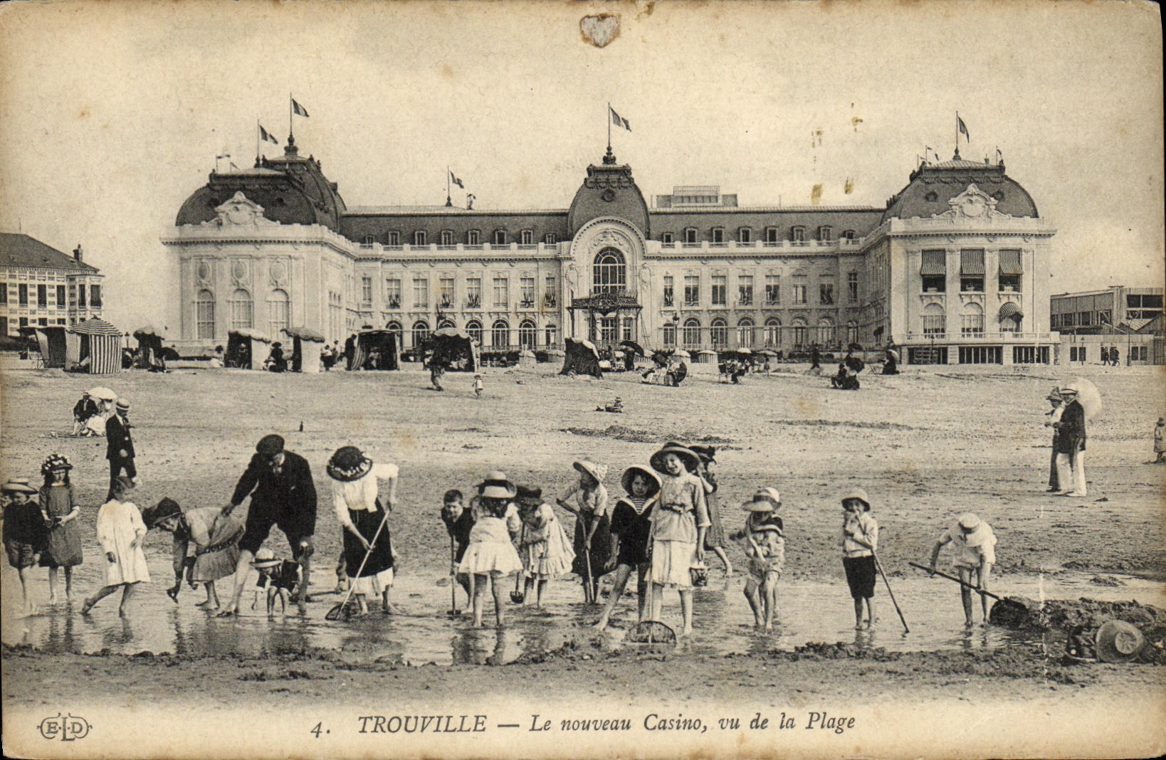 VINTAGE POSTCARD Trouville the new Casino seen of the Beach