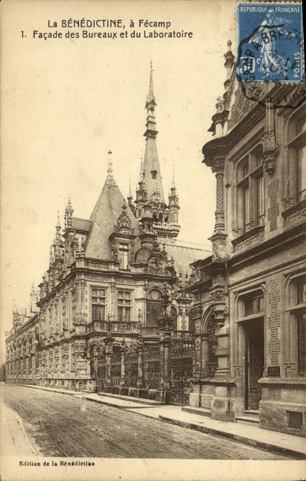 CPA La Benedictine Fecamp Facade des Breaux et du Laboratoire