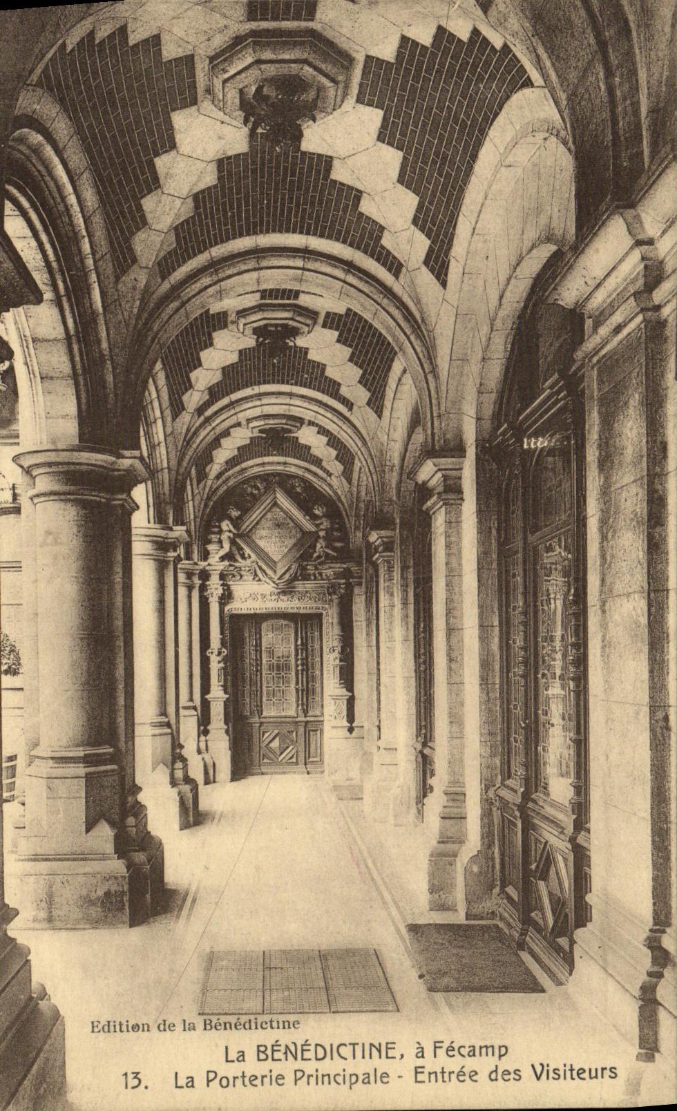 CPA La Benedictine a Fecamp La porterie principale Entree des visiteurs