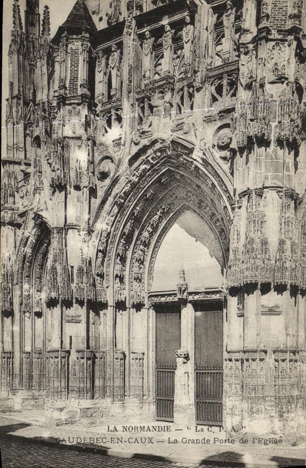 CPA Caudebec en Caux La Grande Porte de l Eglise 