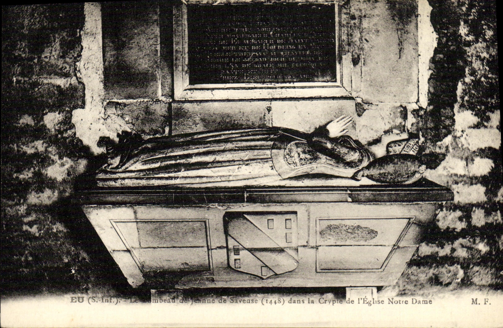 CPA Eu Le tombeau de Jeanne de Saveuse dans la crypte de l eglise Notre Dame