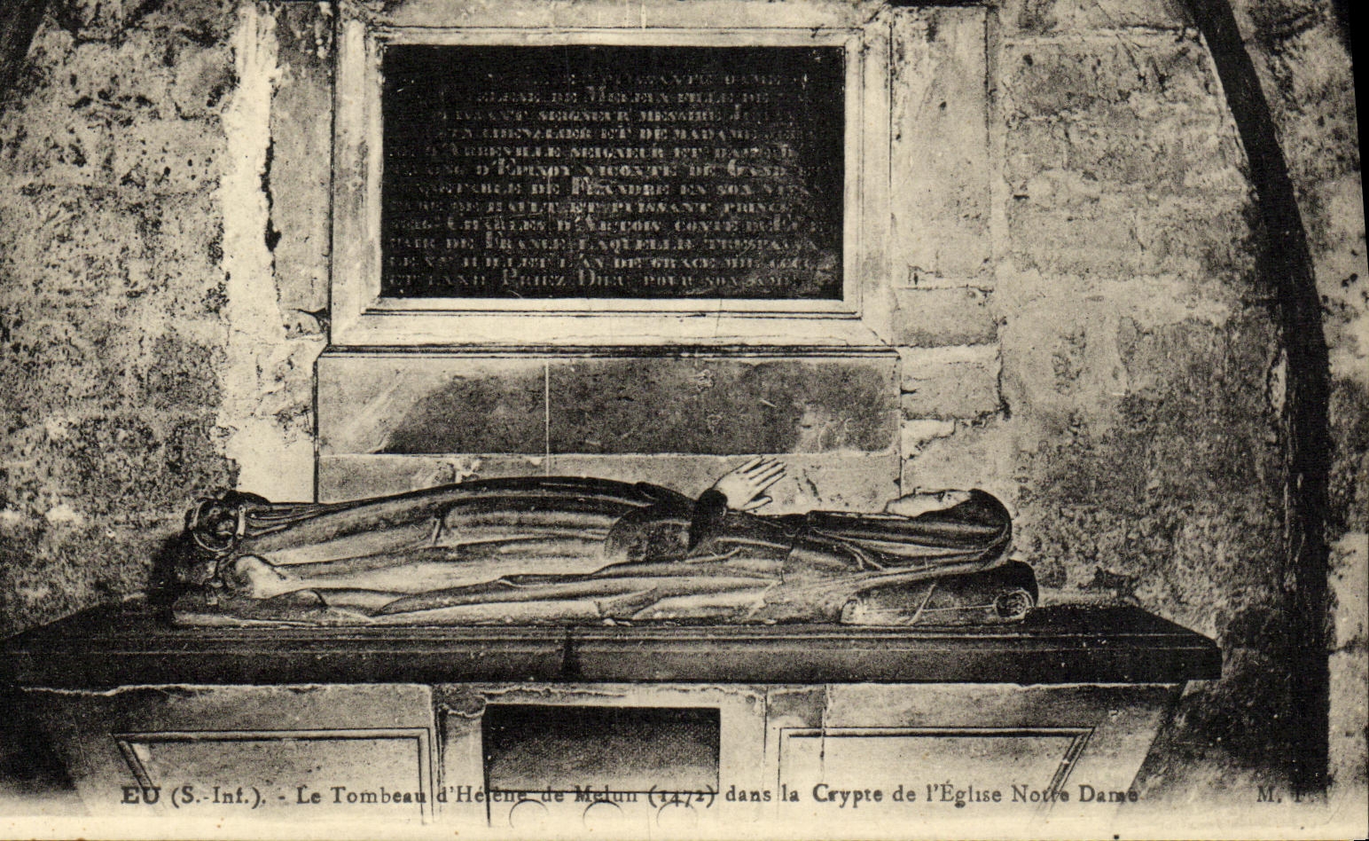 CPA Eu Le Tombeau d Helene de Melun dans la crypte de l eglise Notre Dame