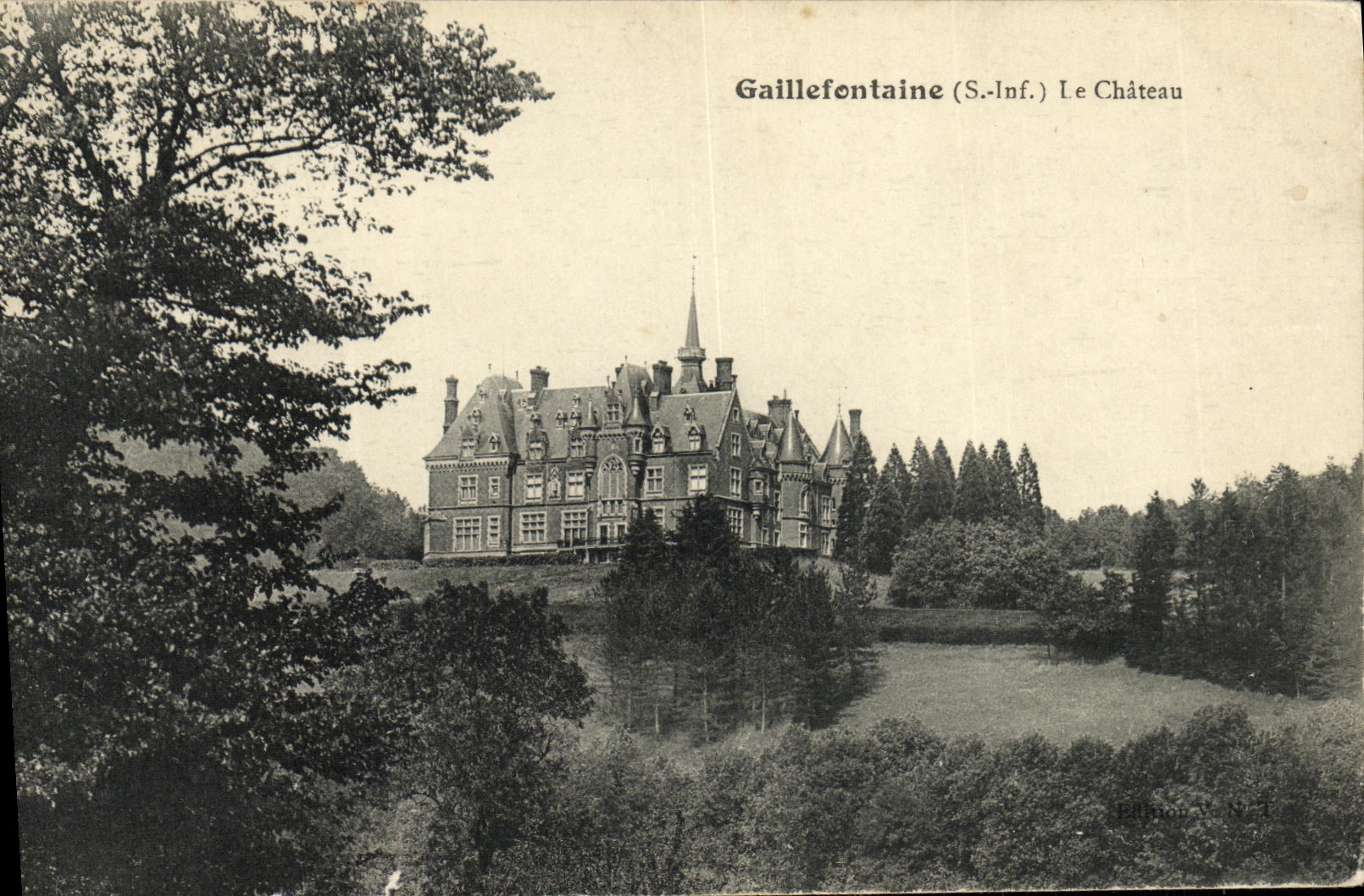 VINTAGE POSTCARD Gaillefontaine the Castle