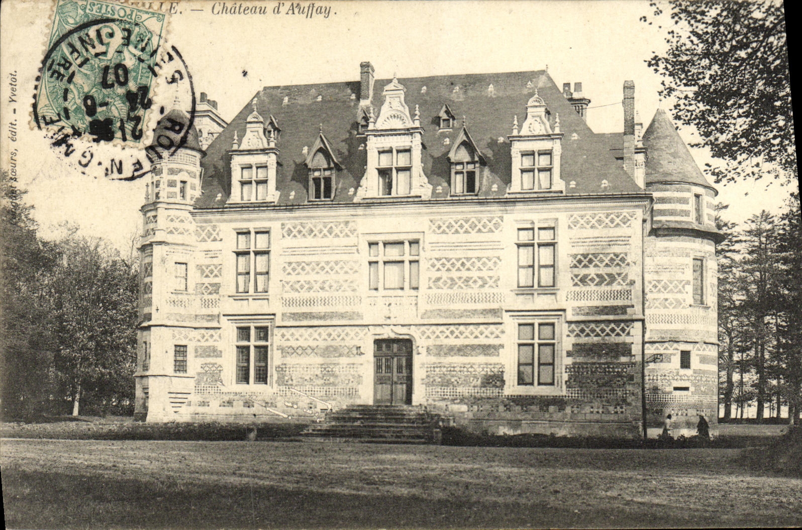 VINTAGE POSTCARD Castle D Auffay