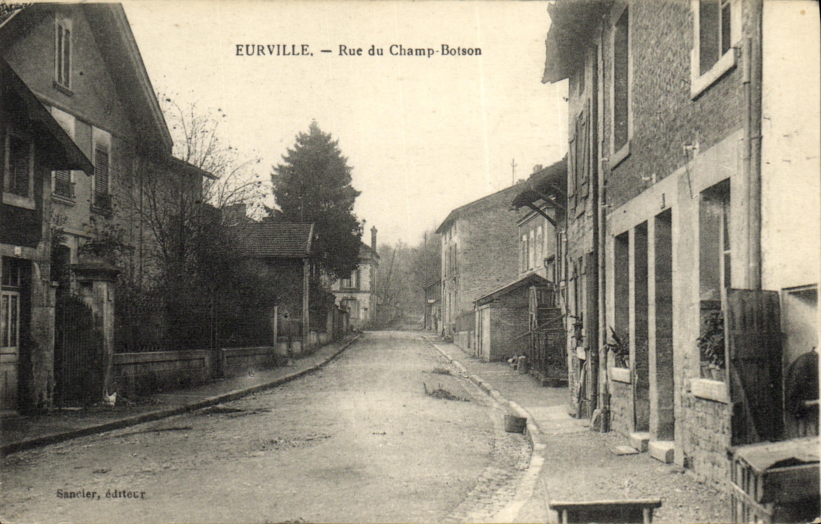 VINTAGE POSTCARD Eurville Street of the Field Drink