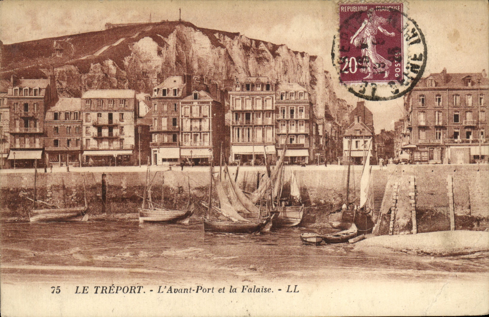 POSTAL Treport L de la VENDIMIA antes del puerto y de los barcos del acantilado