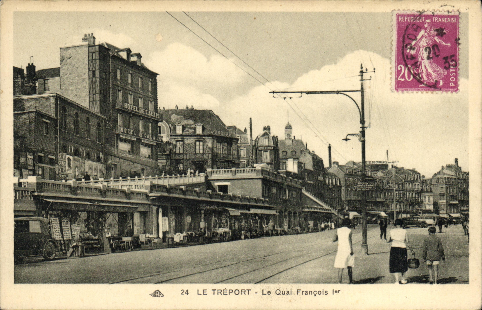 VINTAGE POSTCARD Treport the Francois Quay 1st