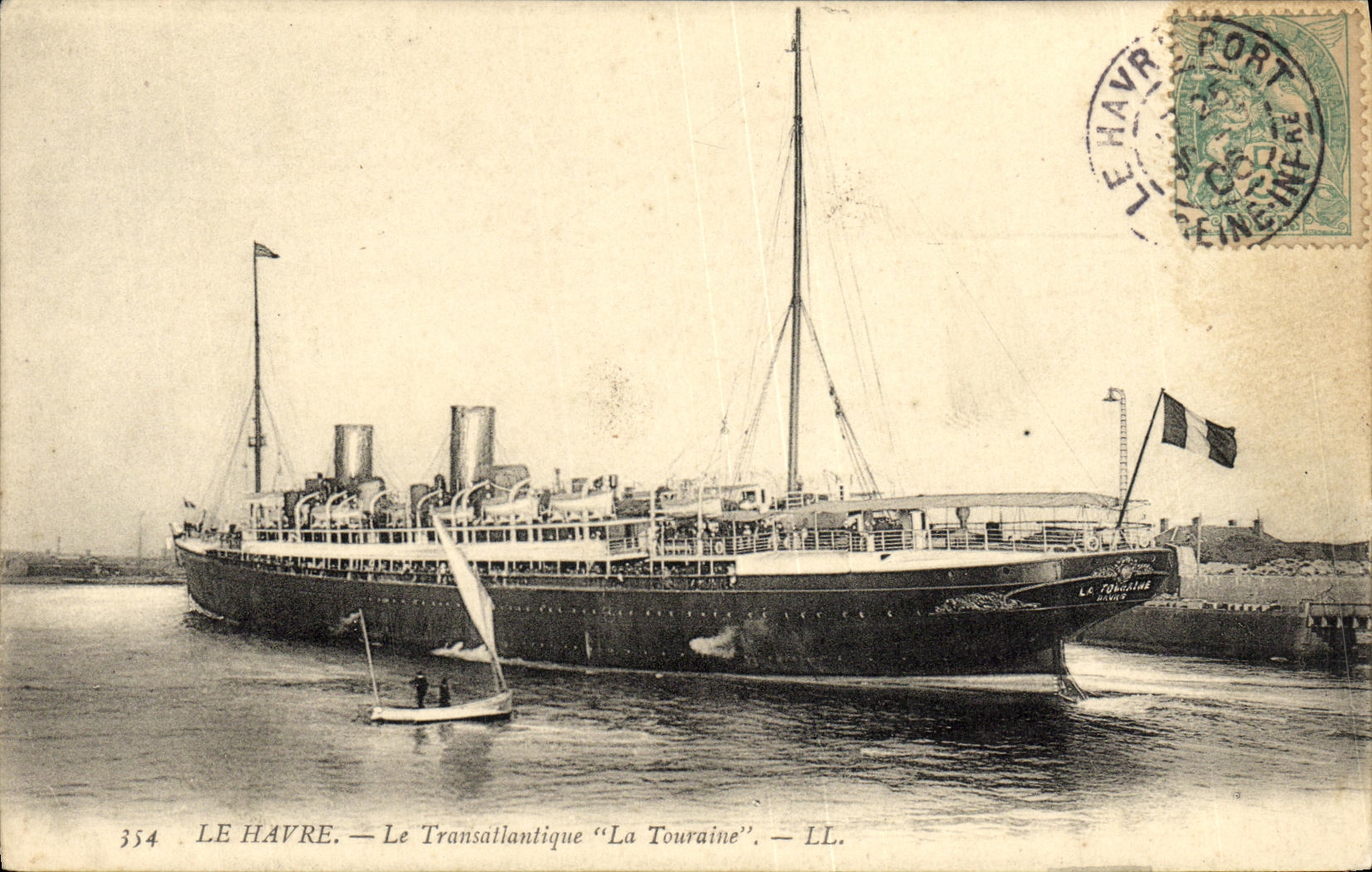 CPA Le Havre Le Transatlantique La Touraine Bateau