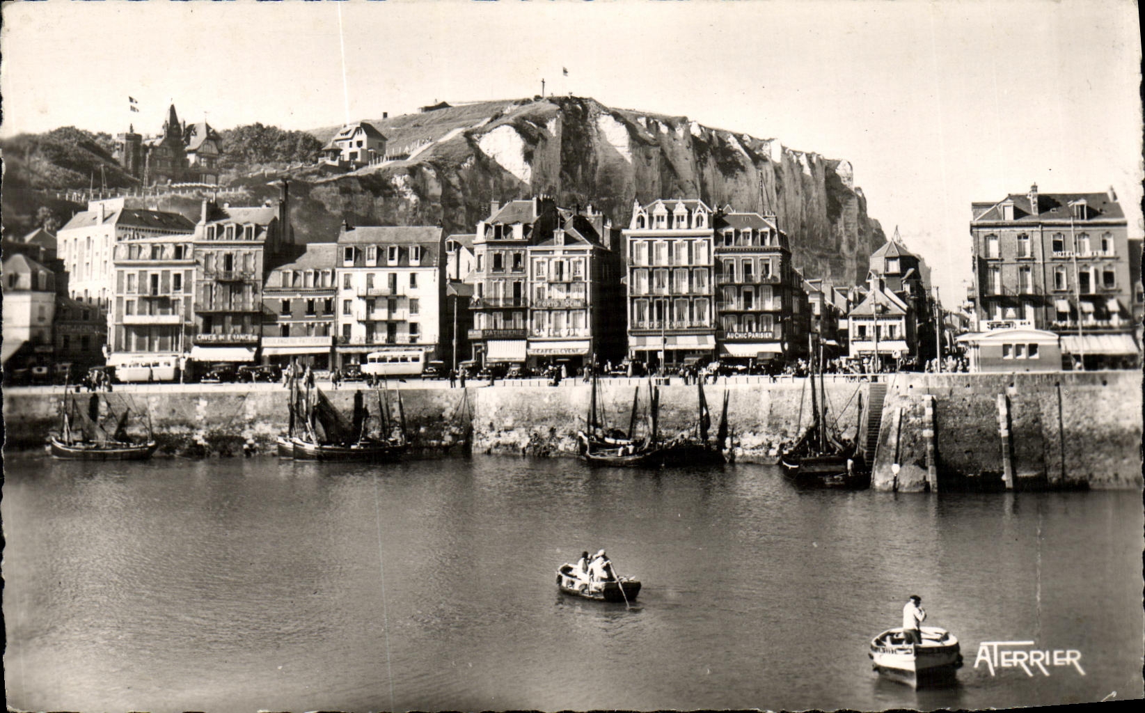 MODERN CARD Treport the Francois Quay 1st and Frontier runners