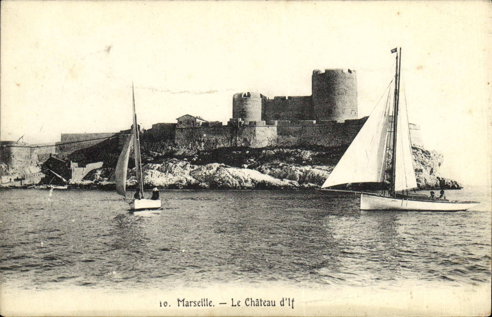 CPA Marseille Le Chateau d If Bateau