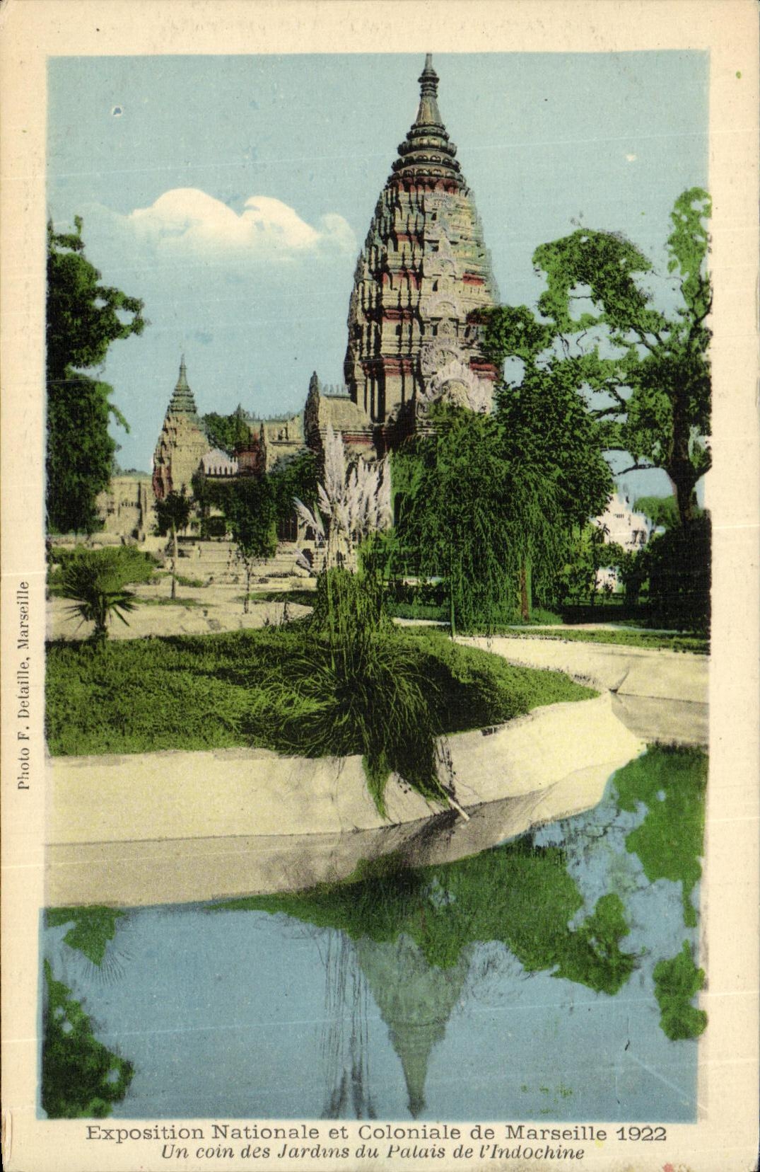 CPA Marseille Exposition Coloniale Un coin des jardins du palais de l Indochine