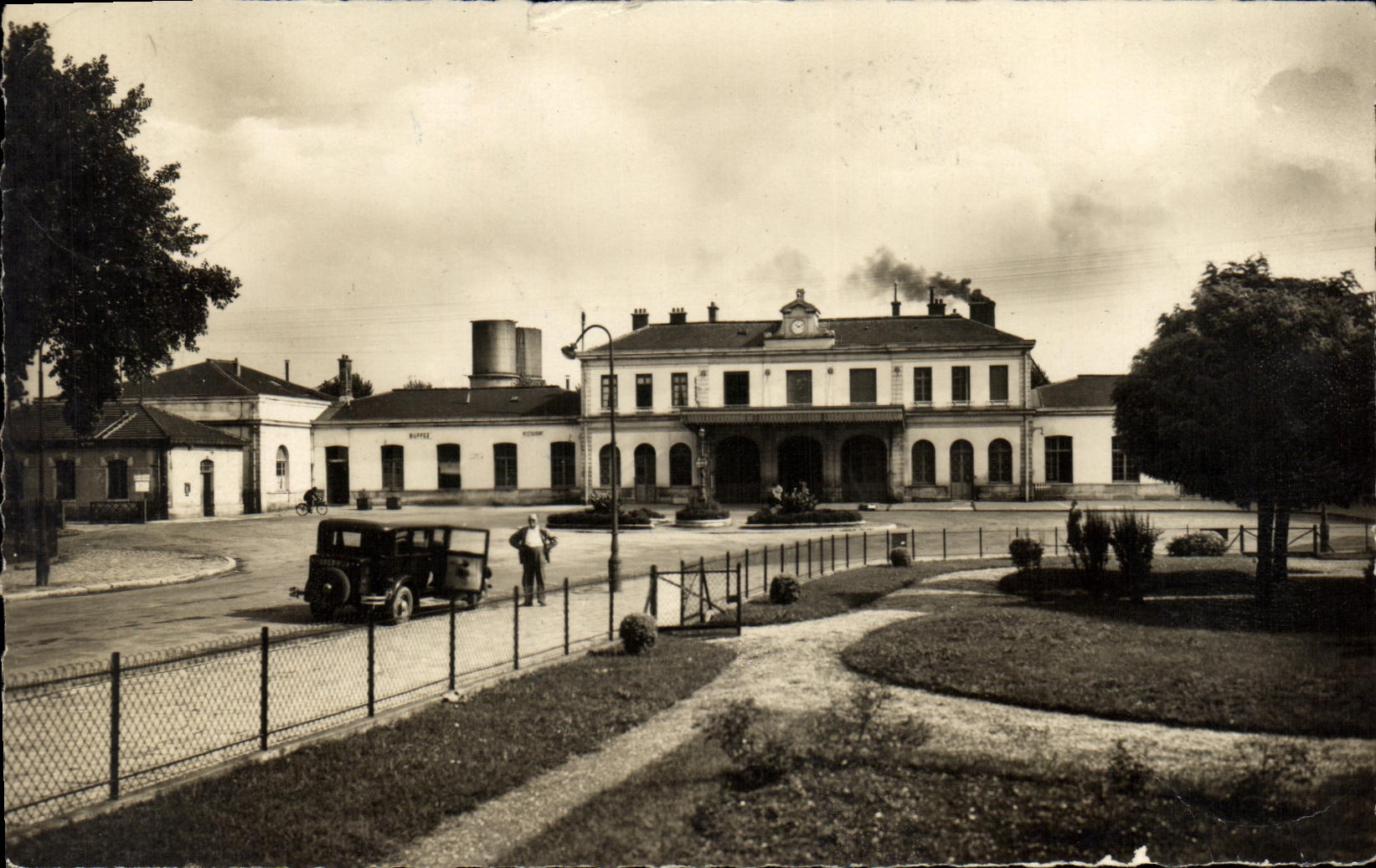 VINTAGE POSTCARD Epernay Train station