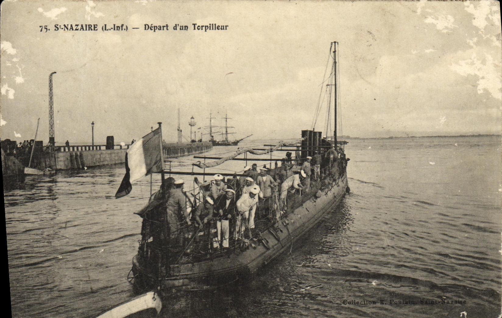 VINTAGE POSTCARD Boat War St Nazaire Departure D a Destroyer
