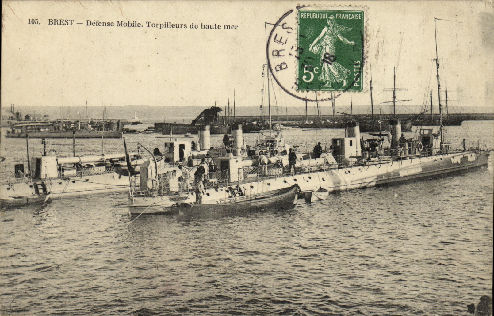 VINTAGE POSTCARD Boat War Brest Defense Moble Destroyers of open sea
