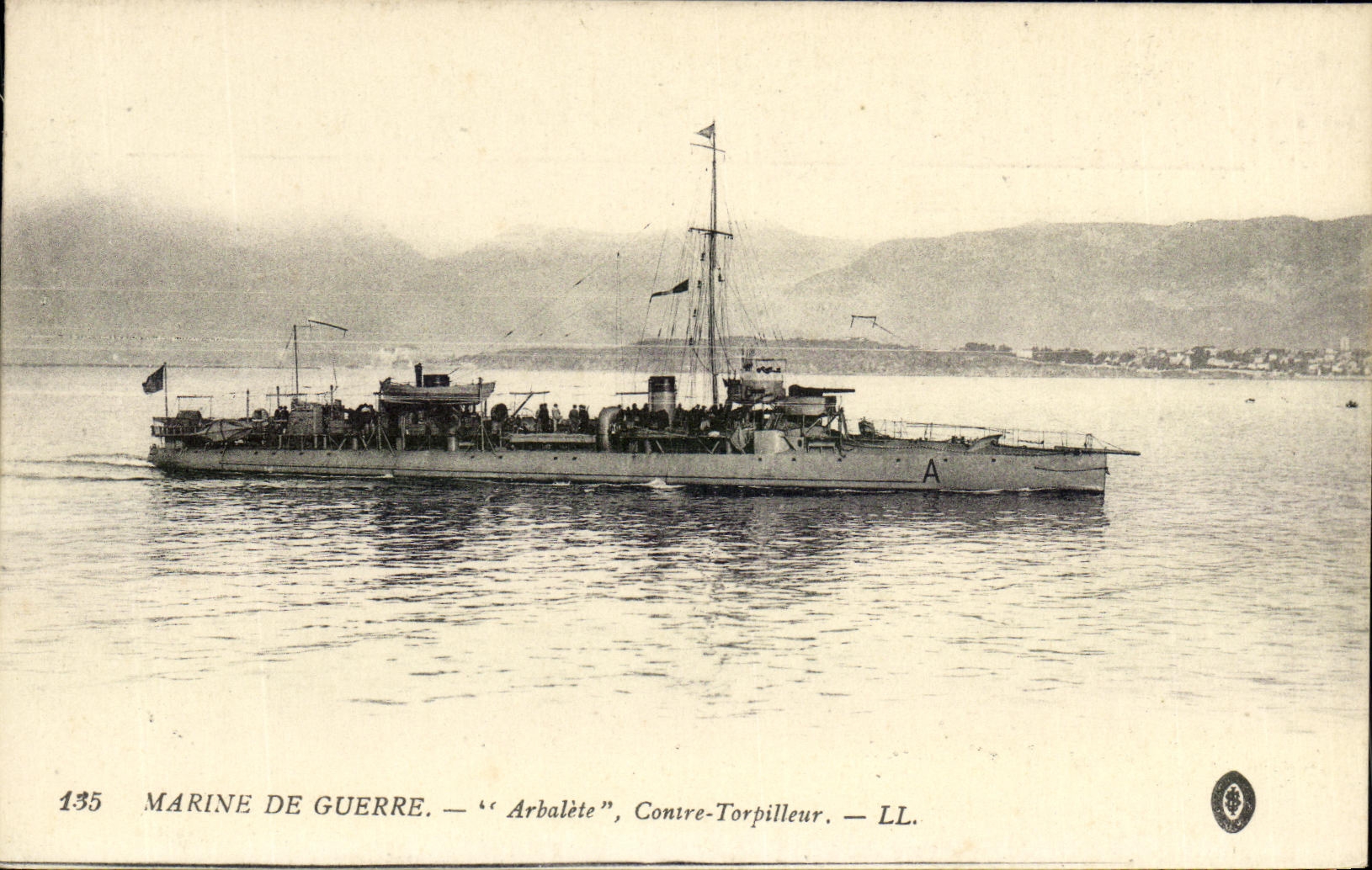 VINTAGE POSTCARD Boat War Navy Crossbow Against Destroyer