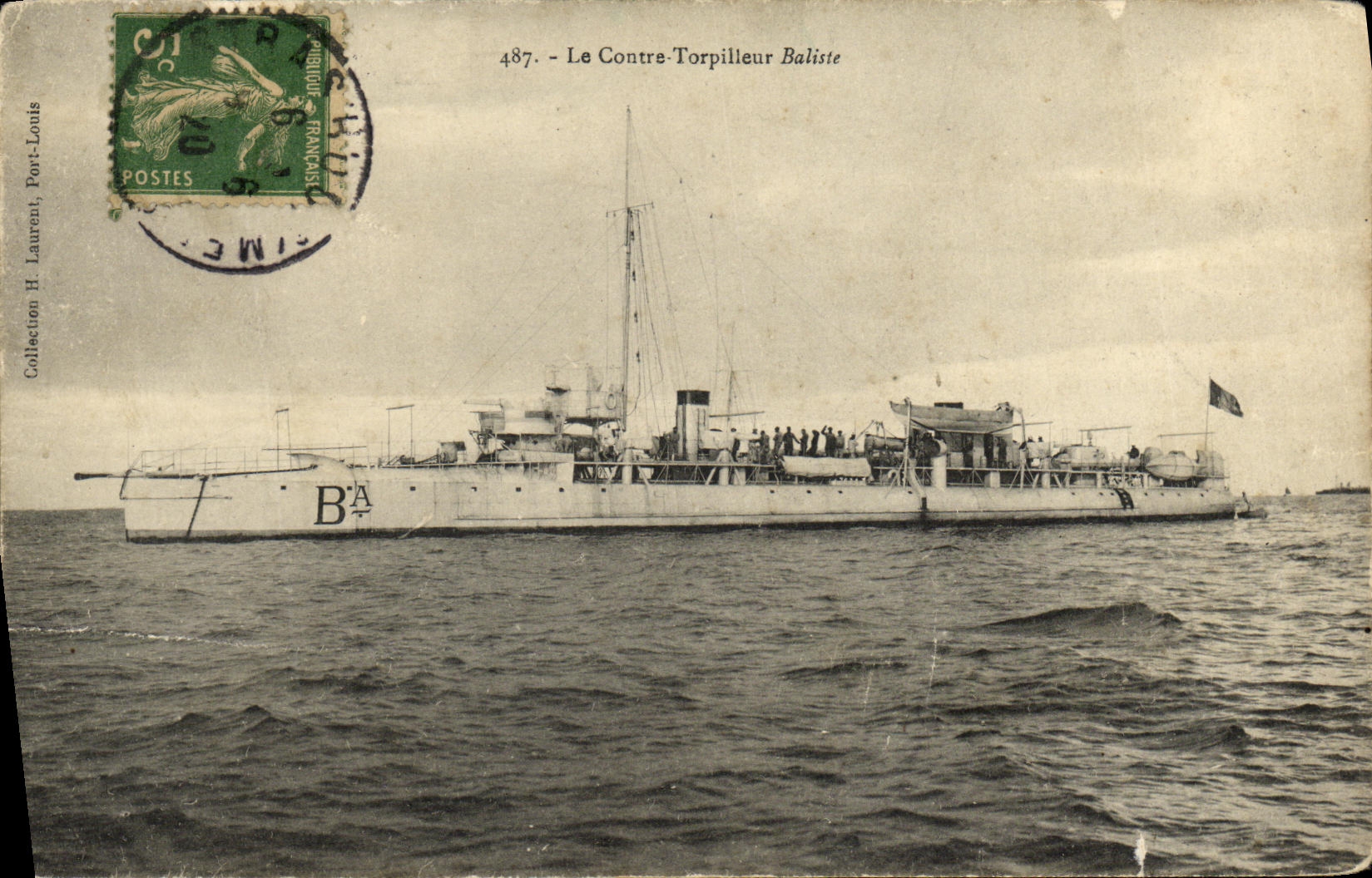 VINTAGE POSTCARD Boat War Against Destroyer Triggerfish