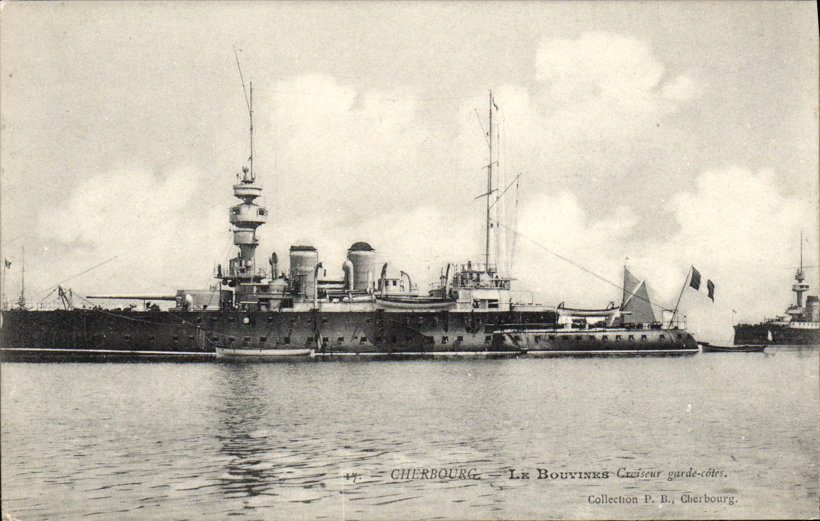 VINTAGE POSTCARD Bateau Cherbourg War Bouvines Croiseur Keeps dimensions