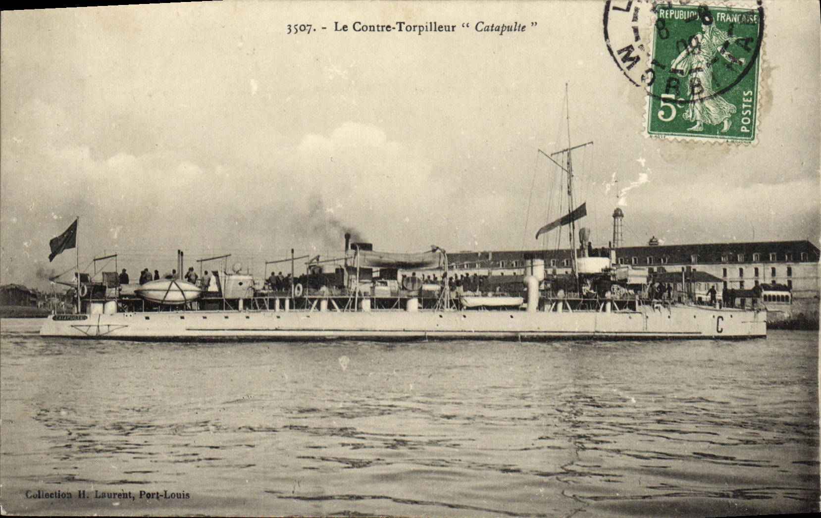 VINTAGE POSTCARD Bateau War Against Destroyer Catapults