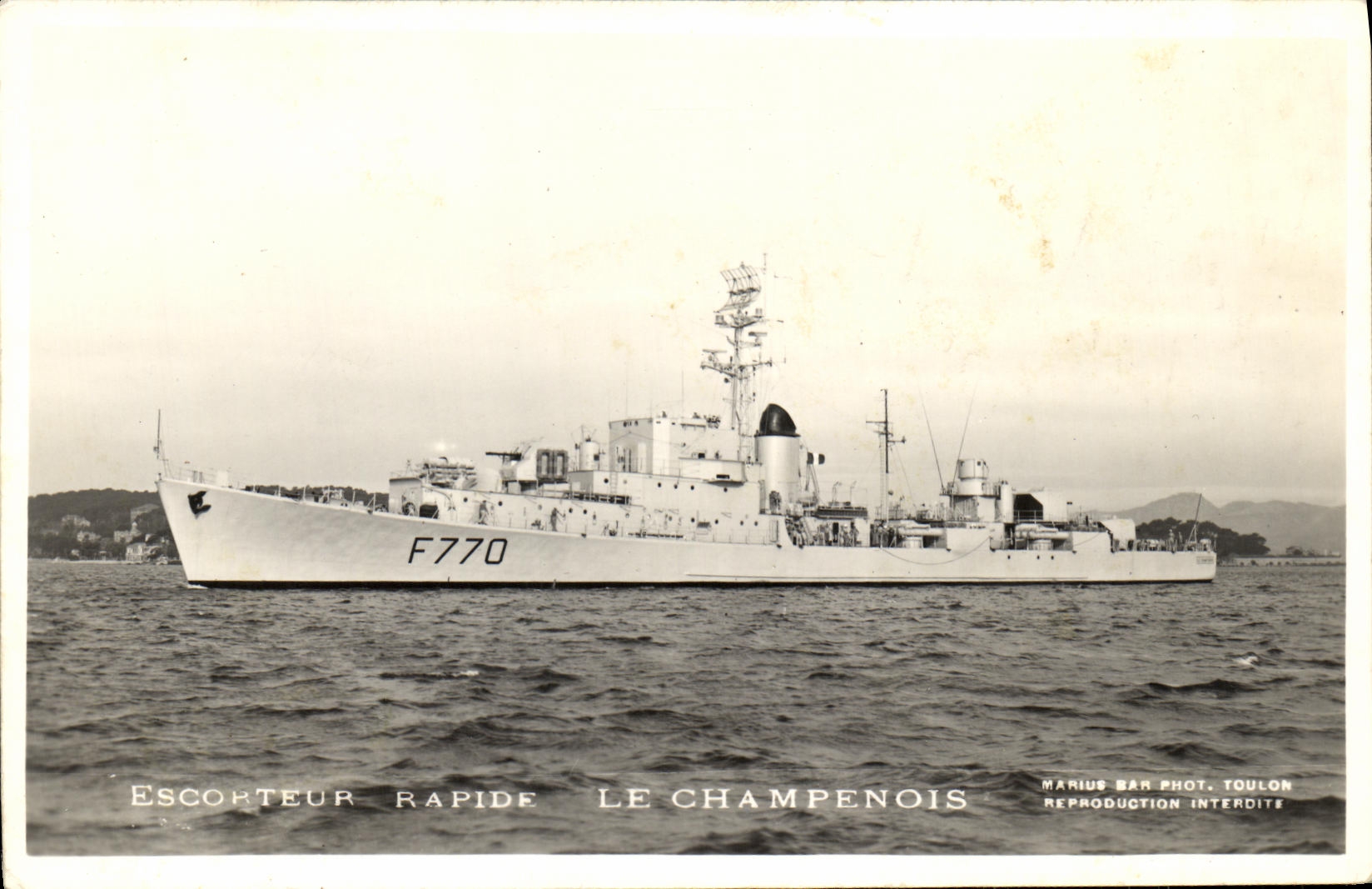 MODERN CARD Boat Fast Escohteur War the Champagne one