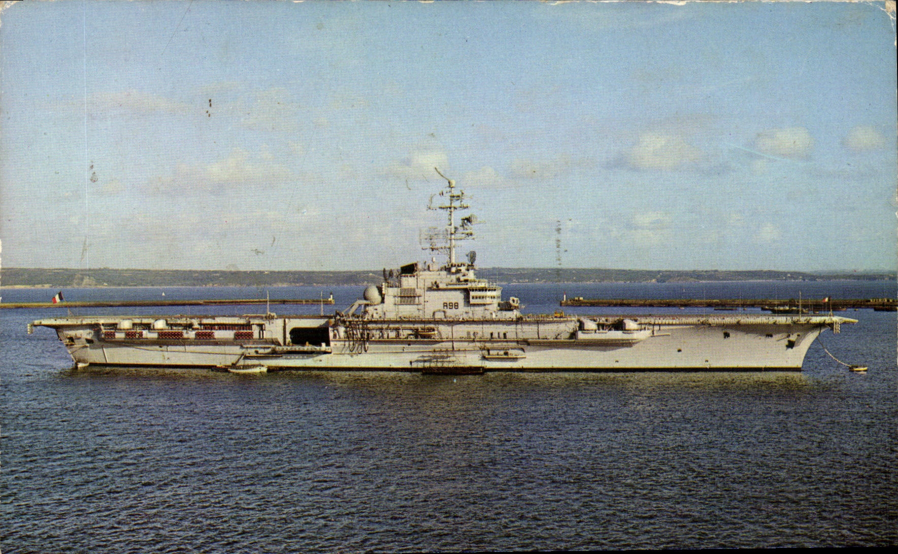 MODERN CARD Boat War Brittany In Roads of Brest the Gate Clemenceau Planes