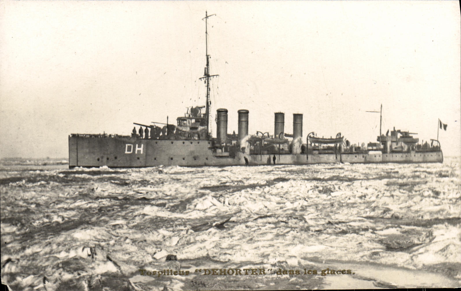 VINTAGE POSTCARD Boat War Dehorter Destroyer