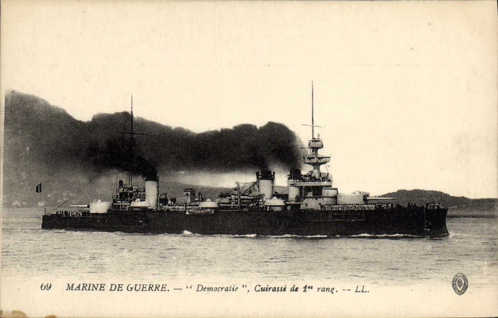 VINTAGE POSTCARD Boat War Navy the Armor of 1st rank Democracy