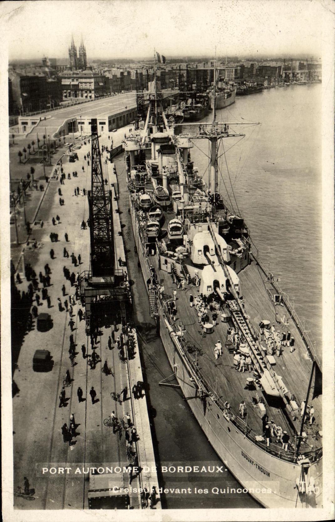 MODERN CARD Boat War Port authority Bordeaux Cruiser in front of the Quincunxes