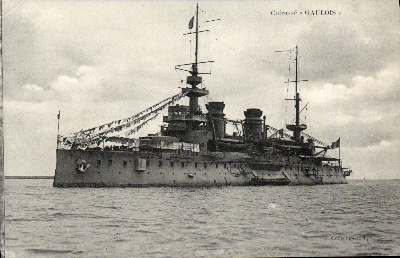 VINTAGE POSTCARD Bateau War the Gallic one Armours