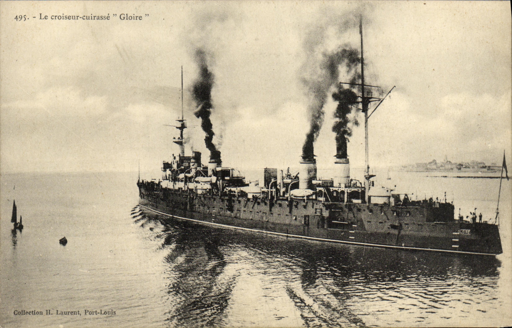 VINTAGE POSTCARD Bateau War the Cruiser Armours Glory