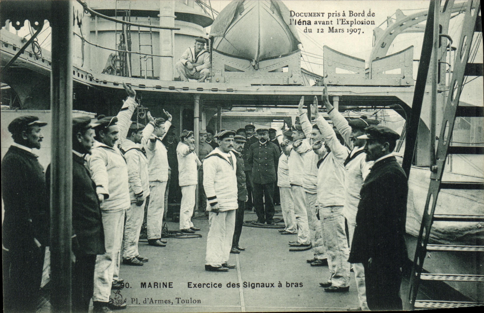 VINTAGE POSTCARD Marine Exercise of the Signals has Bras Armours Iena