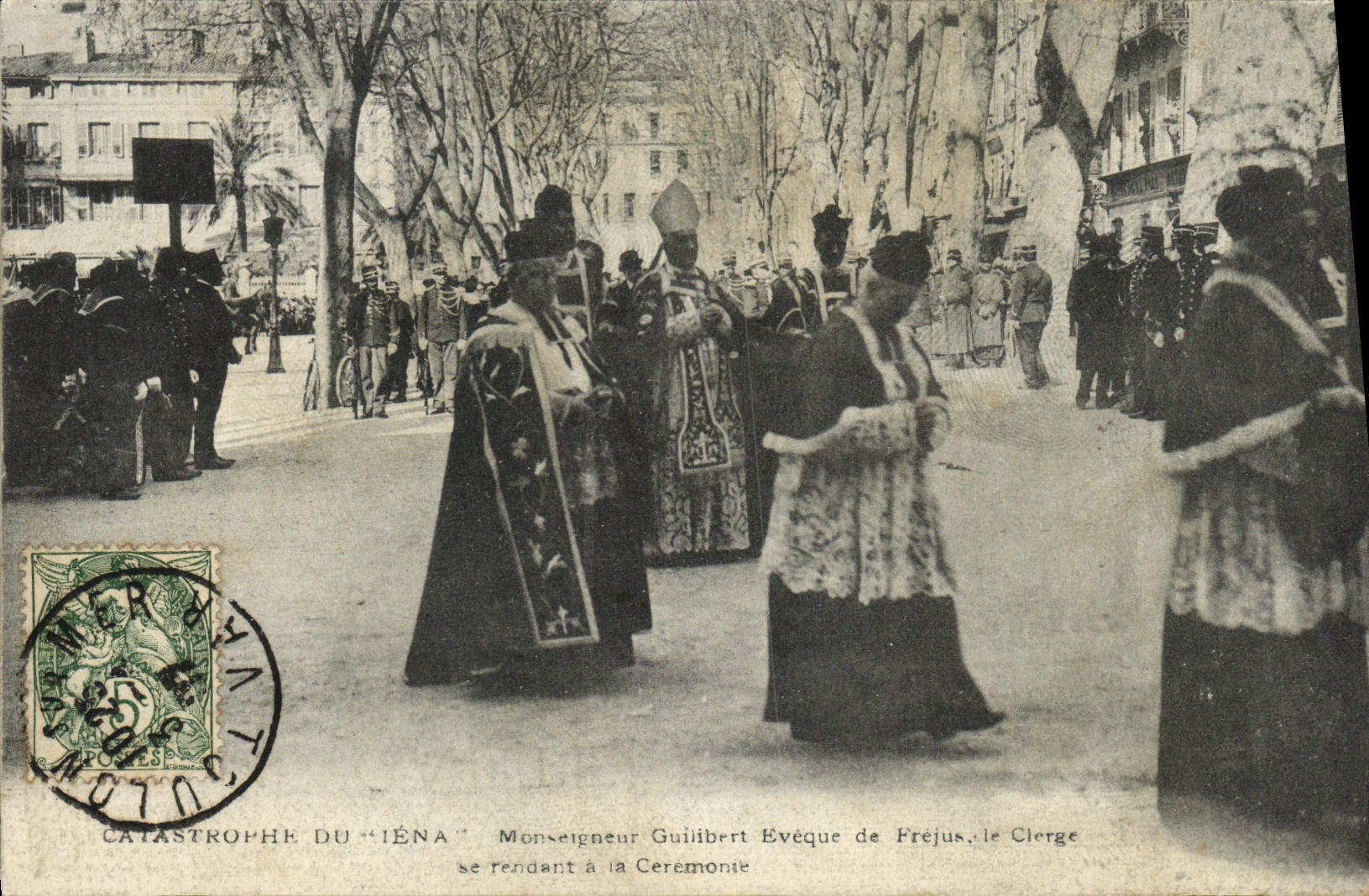 Catastrofe de la POSTAL de la VENDIMIA del obispo de Guilibert del Monseigneur de Iena del clero de Frejus que va a la ceremonia