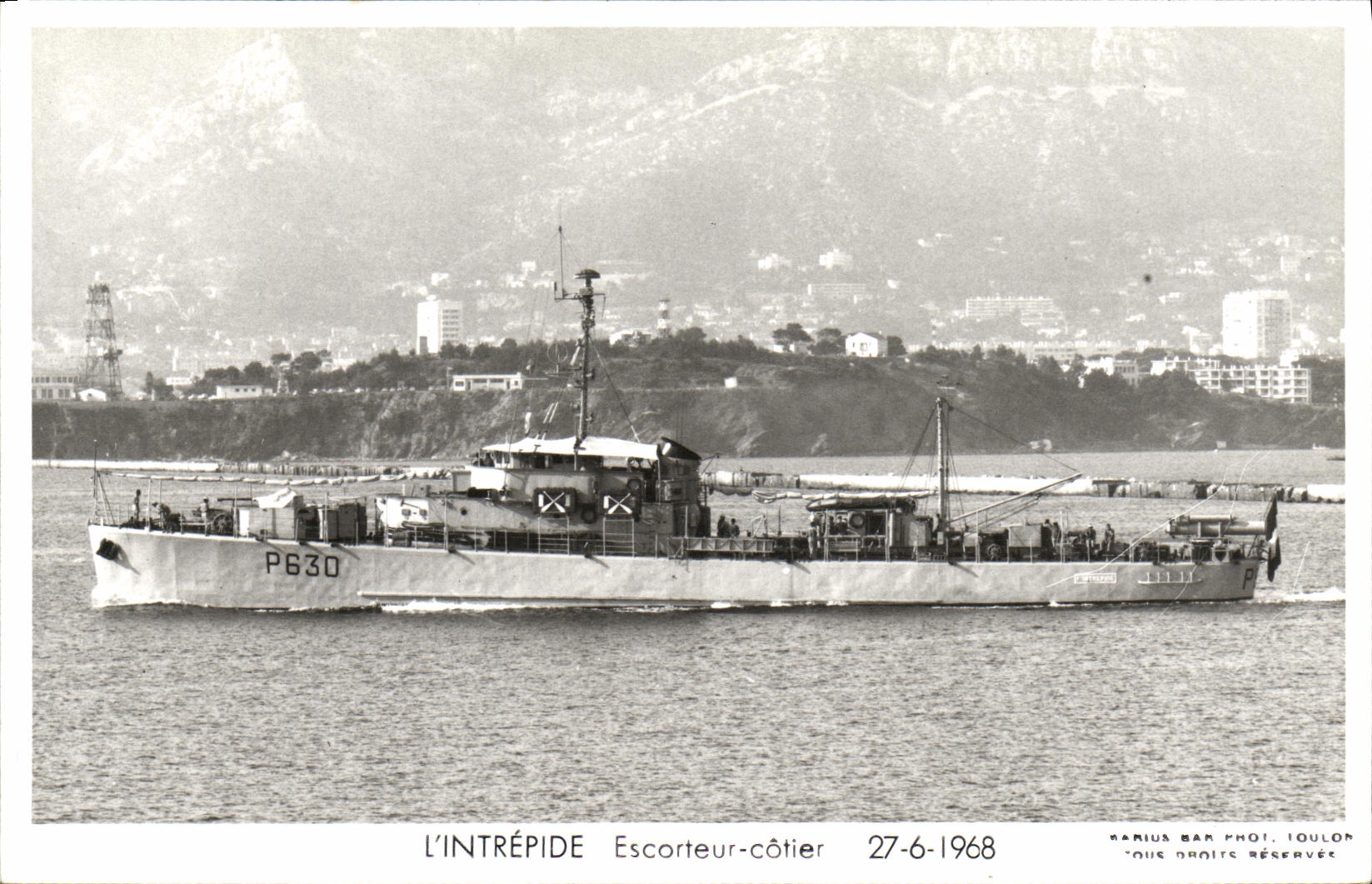 CPM Bateau Guerre L intrepride Escorteur Cotier 1968