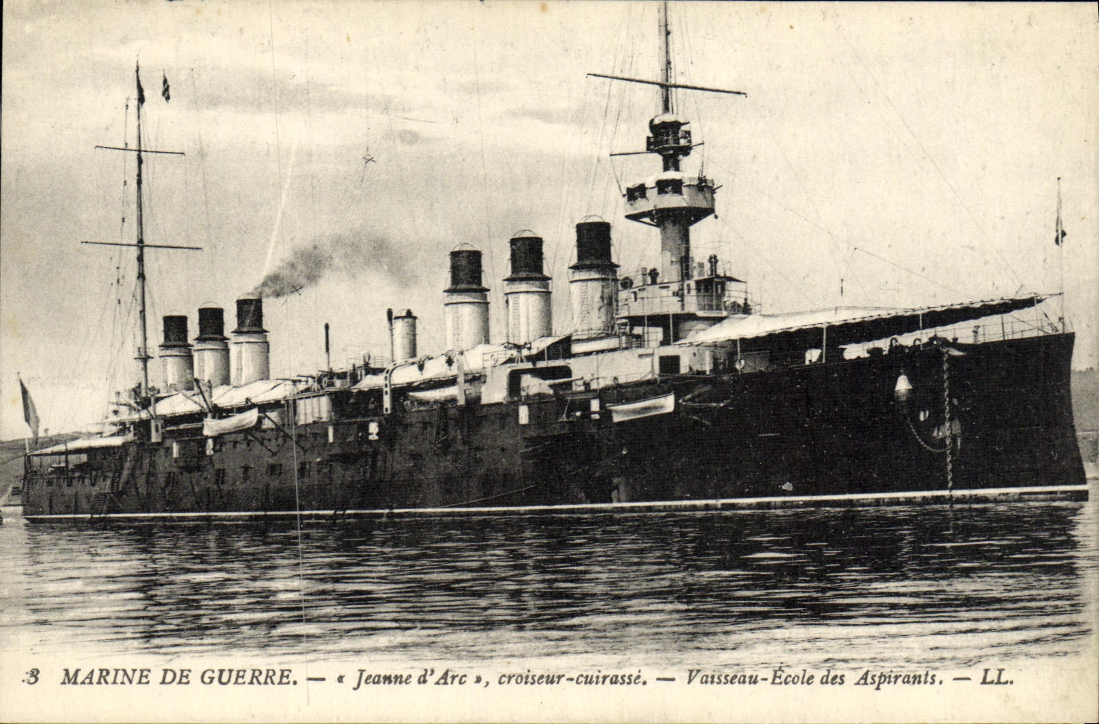 VINTAGE POSTCARD Bateau Navy Jeanne D arc Croiseur Armours Vessel school of the candidates