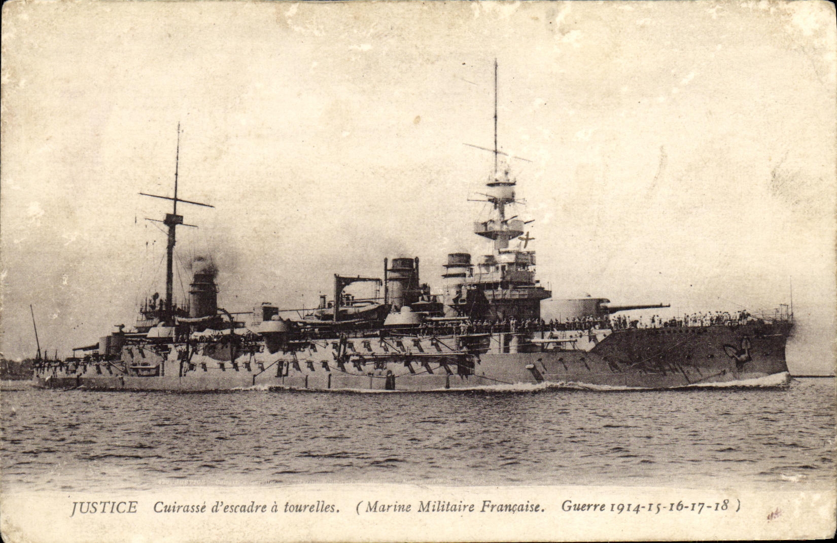 VINTAGE POSTCARD Bateau Justice Armours D squadron has turrets