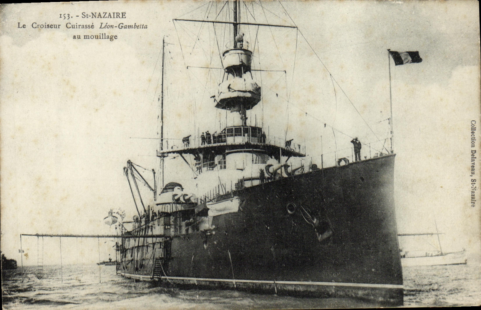 VINTAGE POSTCARD Bateau Saint Nazaire the cruiser armours Leon Gambetta with damping