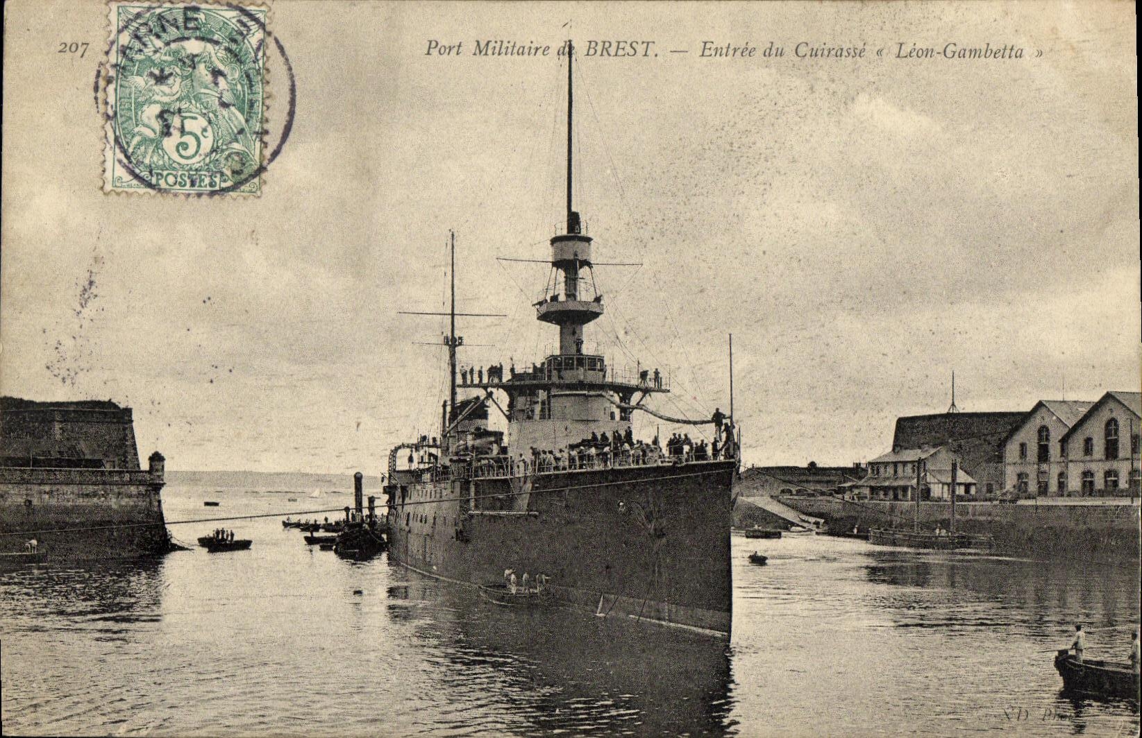 El puerto militar del barco de la POSTAL de la VENDIMIA de Brest entro de la armadura Leon Gambetta