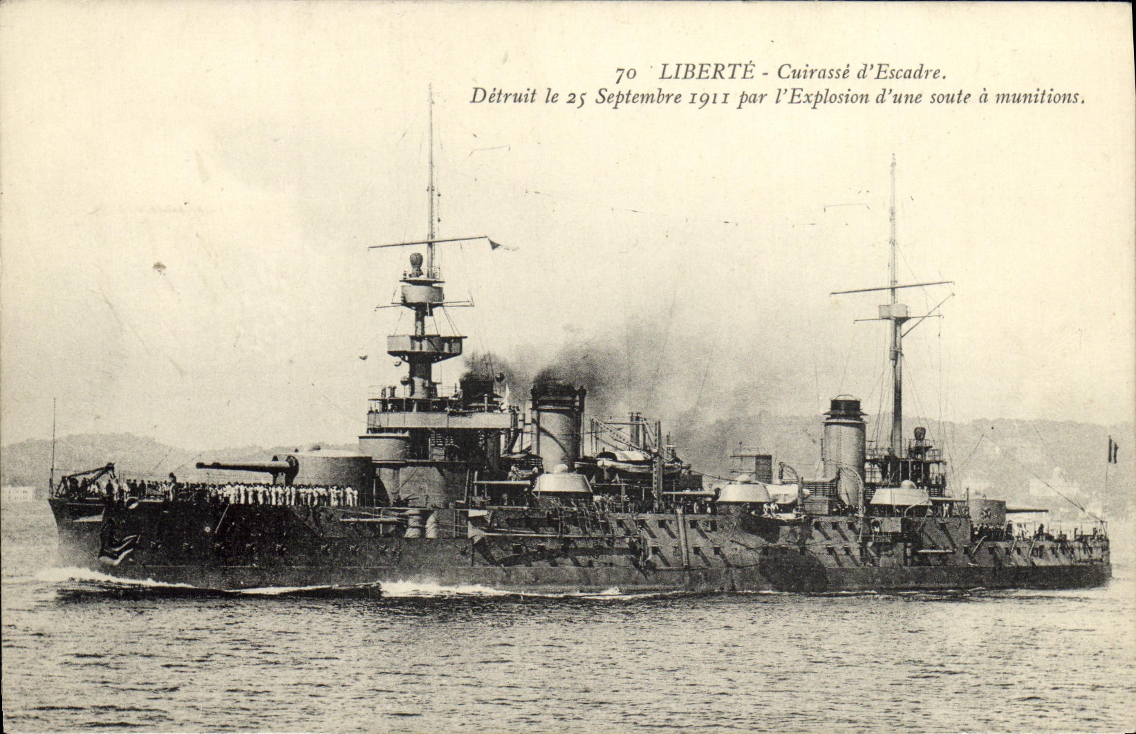 VINTAGE POSTCARD Bateau Freedom armours D DEtruit squadron on September 25th  1911 by L explosion D an ammunition store