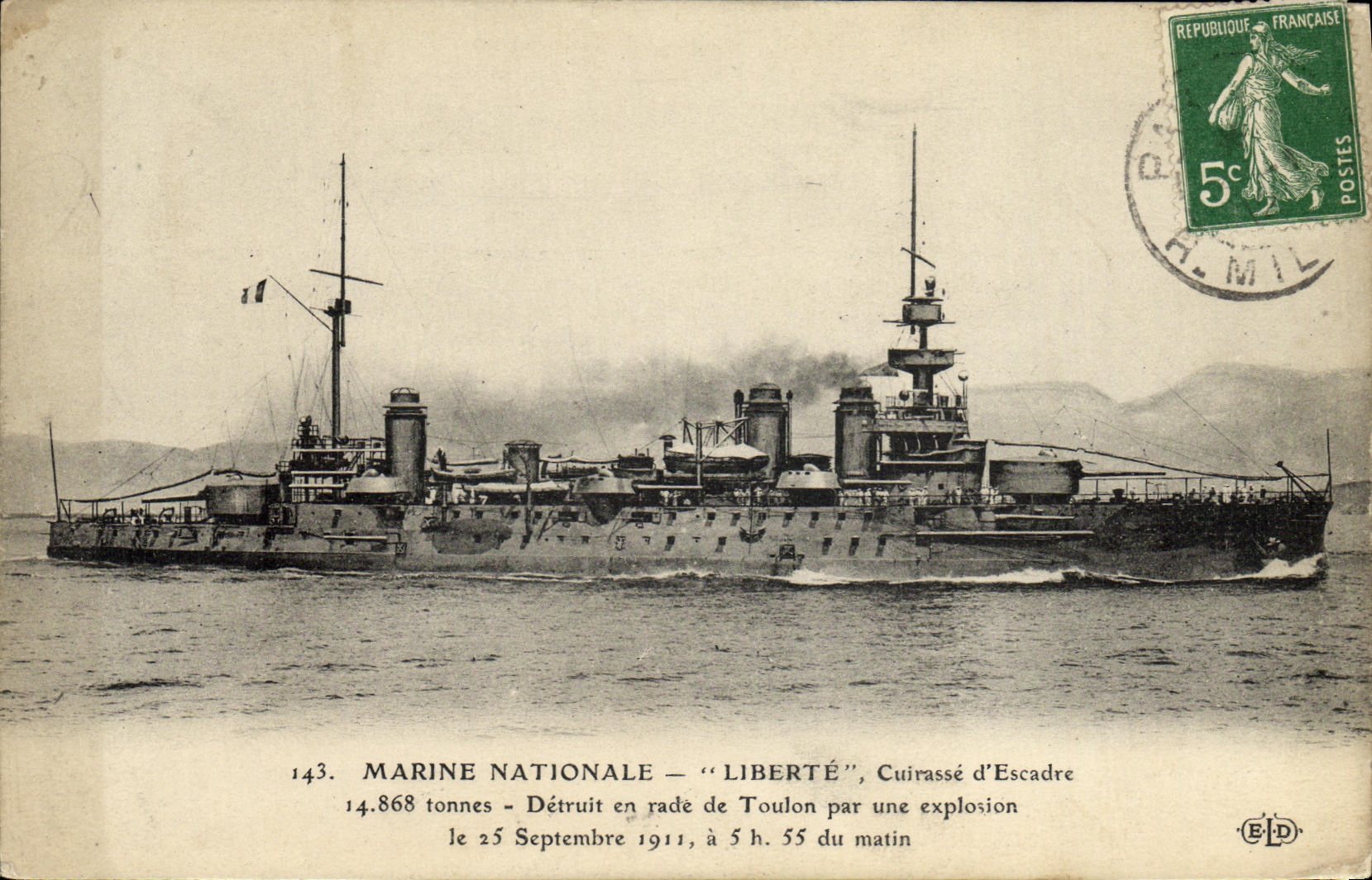 VINTAGE POSTCARD Bateau Freedom Armours D Detruit squadron in roads of Toulon by an explosion 1911