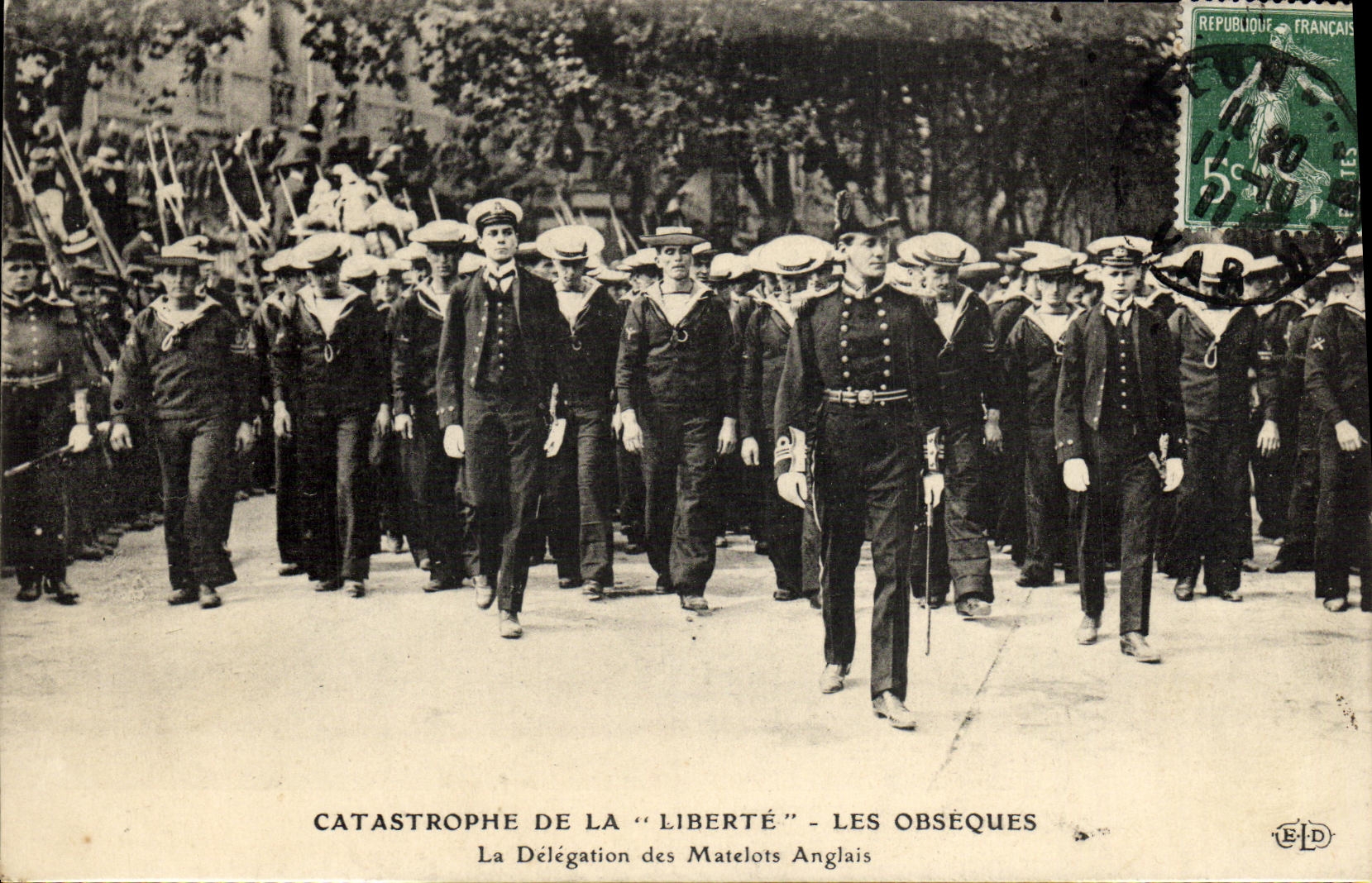 VINTAGE POSTCARD Boat Catastrophe of Toulon Freedom the delegation of the English sailors