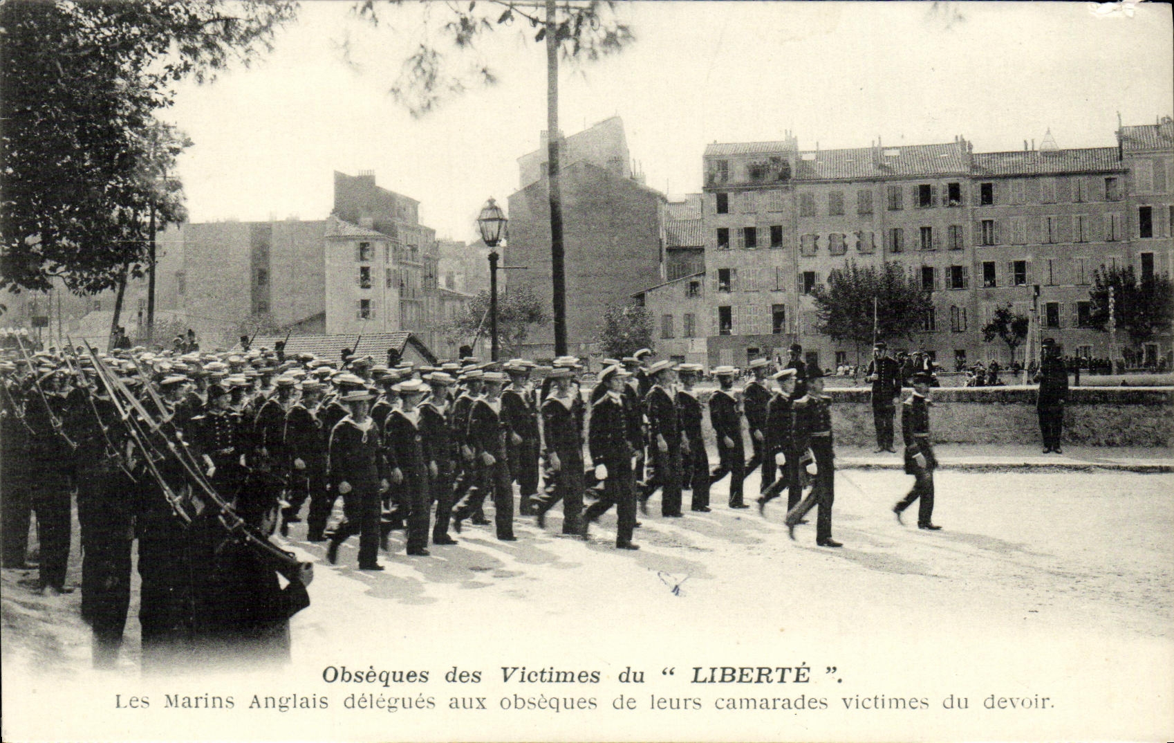 VINTAGE POSTCARD Boat Catastrophe of Toulon Freedom English sailors delegated to funerals