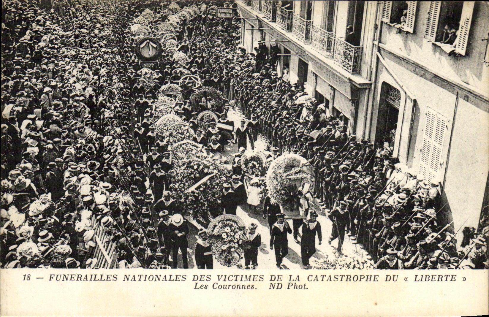 VINTAGE POSTCARD Boat Catastrophe of Toulon Freedom crowns