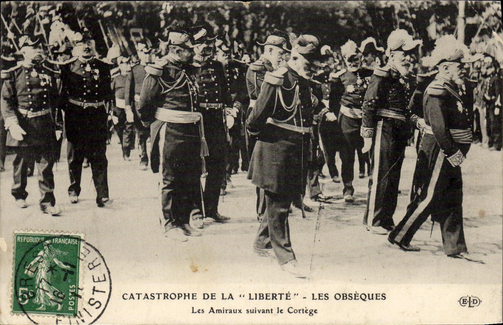Entierro nacional del barco de la POSTAL de la VENDIMIA de las victimas de la catastrofe de los almirantes de la libertad de Toulon según la procesion