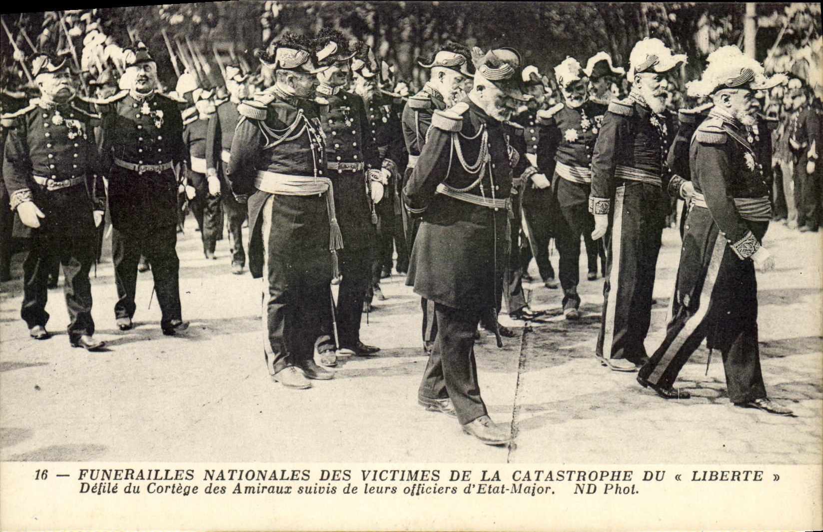 VINTAGE POSTCARD Boat national Funeral of the victims of the catastrophe of Toulon Freedom Ravelled of the procession of the admirals